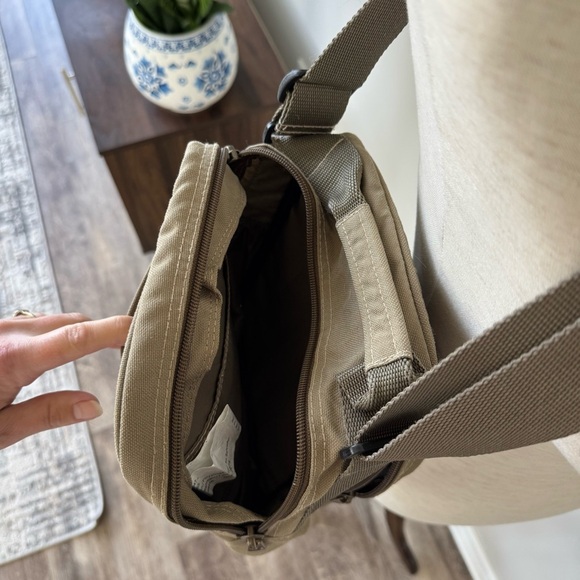 Vintage Eddie Bauer Camera Khaki Utility Crossbody Bag - Picture 6 of 10
